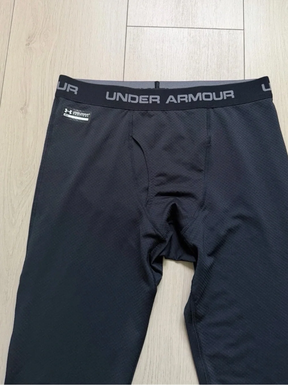 Under Armour Men’s Black Compression Base Layer Leggings